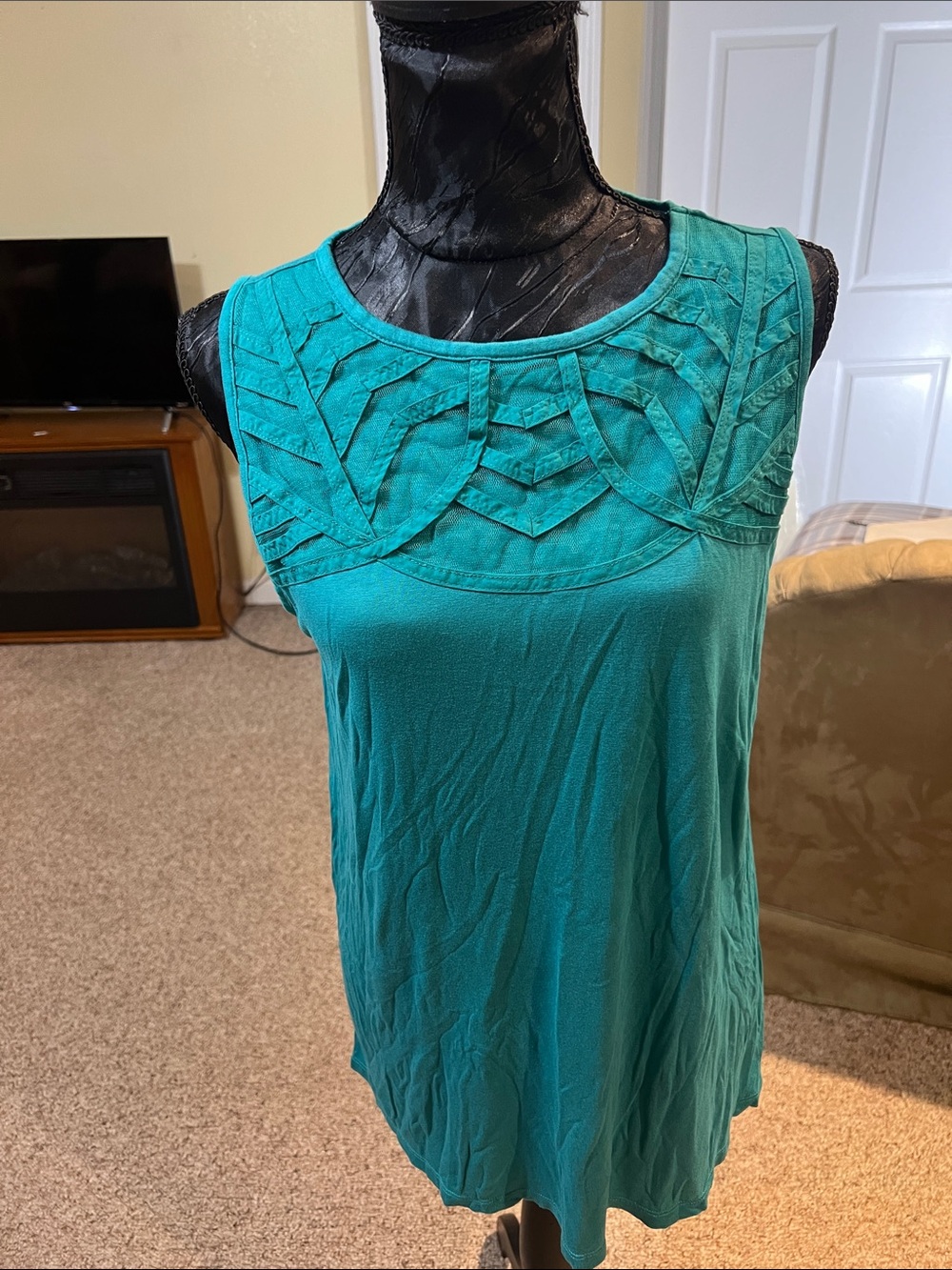 Liz Claiborne Teal Sleeveless Tank with Decorative Yoke